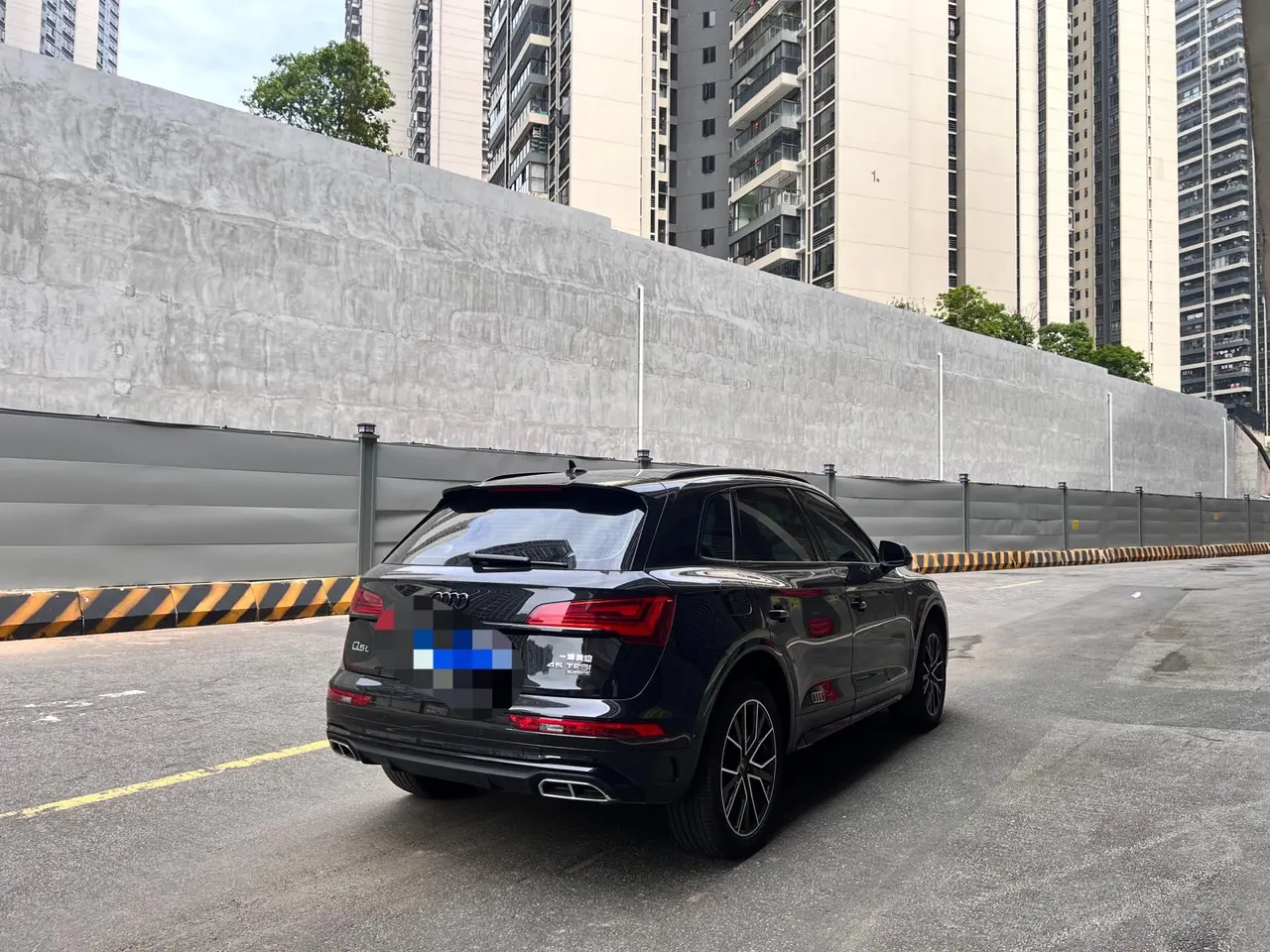 Audi 2025 Q5L 2.0TFSI 40TFSI 45th Anniversary Collection Edition Quattro Deluxe Dynamic Automatic 3