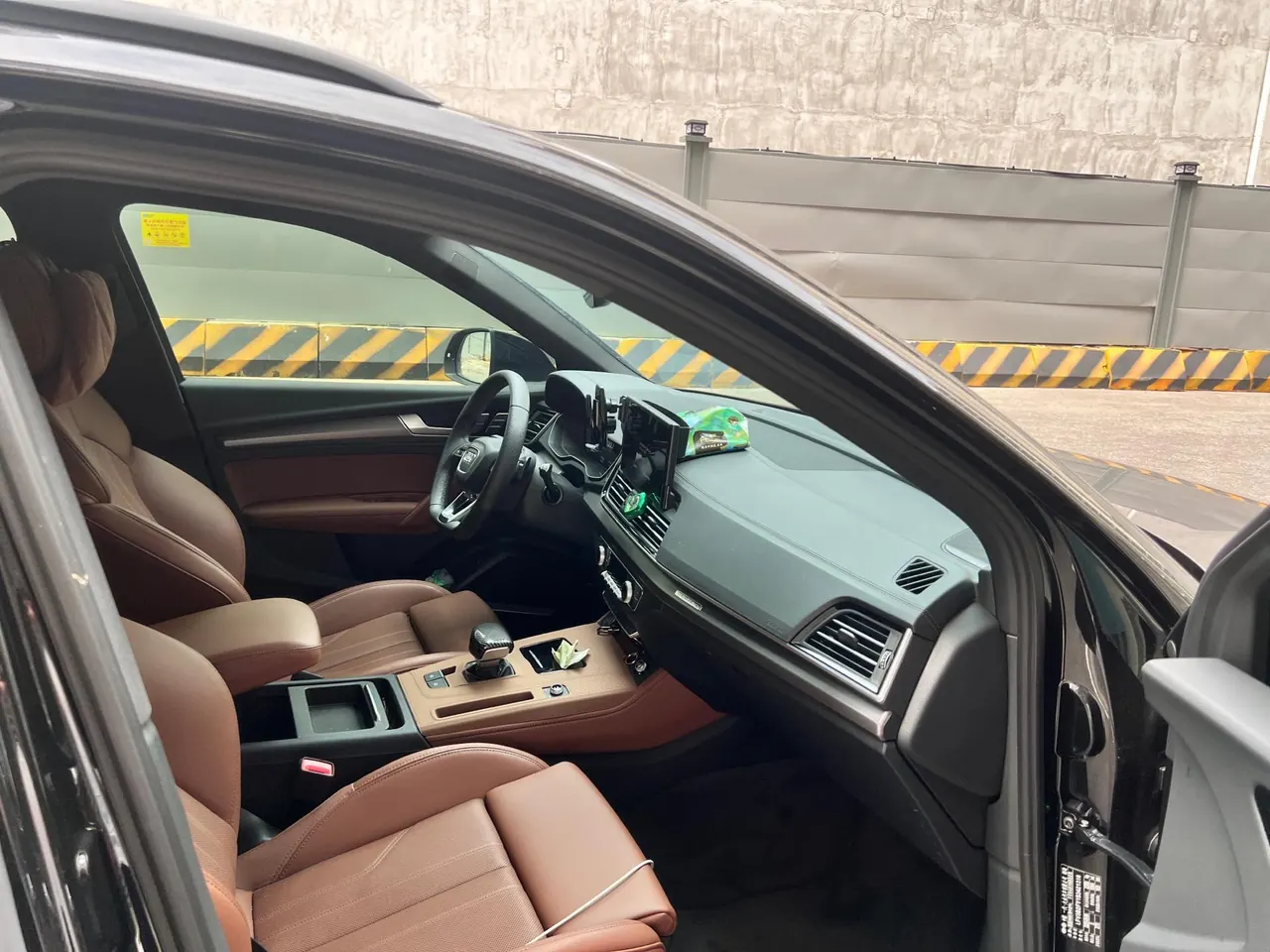 Audi 2025 Q5L 2.0TFSI 40TFSI 45th Anniversary Collection Edition Quattro Deluxe Dynamic Automatic 7