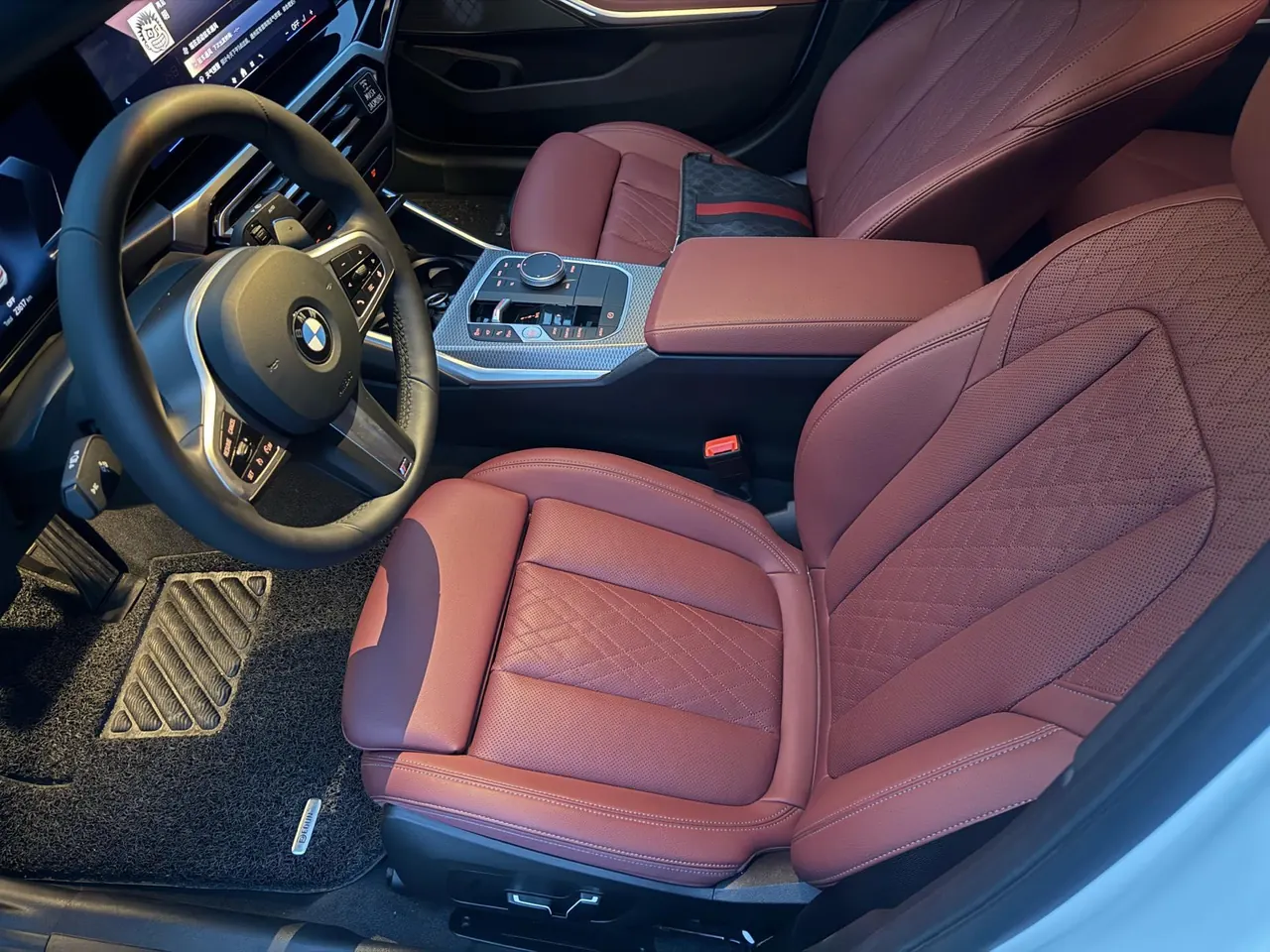 BMW 3 Series 2024 325i 2.0T M Sports Obsidian Night Suit Automatic Gear 14