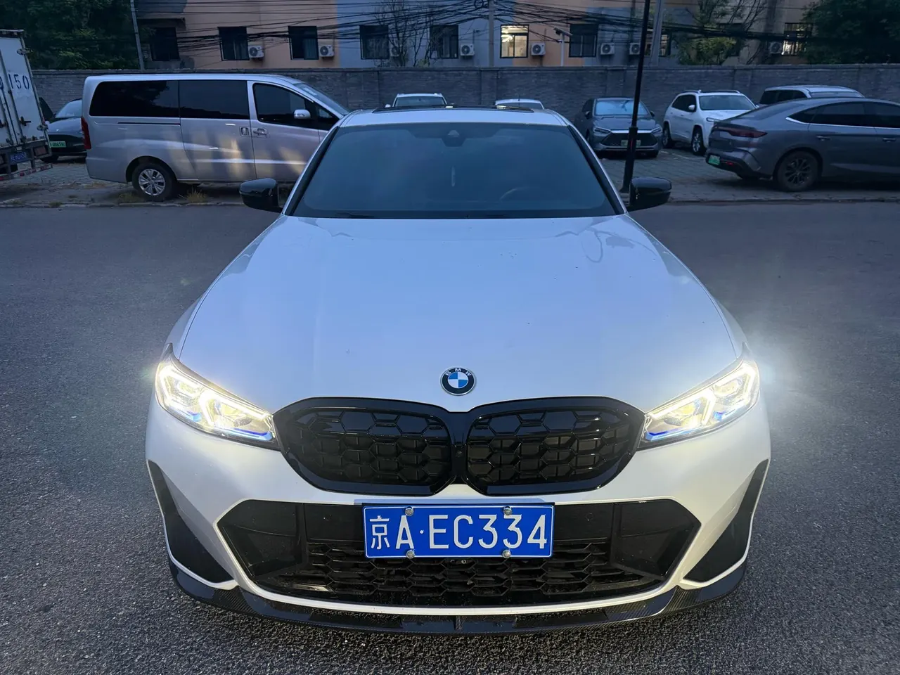 BMW 3 Series 2024 325i 2.0T M Sports Obsidian Night Suit Automatic Gear 2