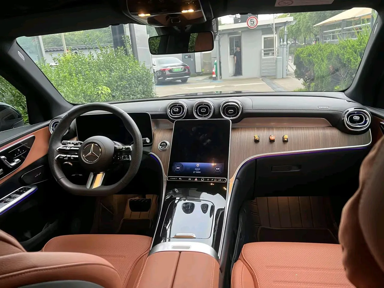Mercedes Benz 2025 GLC 300 L 4MATIC 48V 2.0T dynamic 5-seat automatic gear 6