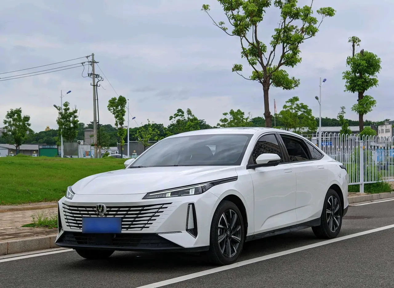 ChangAn 2024 Yidong 1.5TGDI Honorable Automatic Gear - View 1