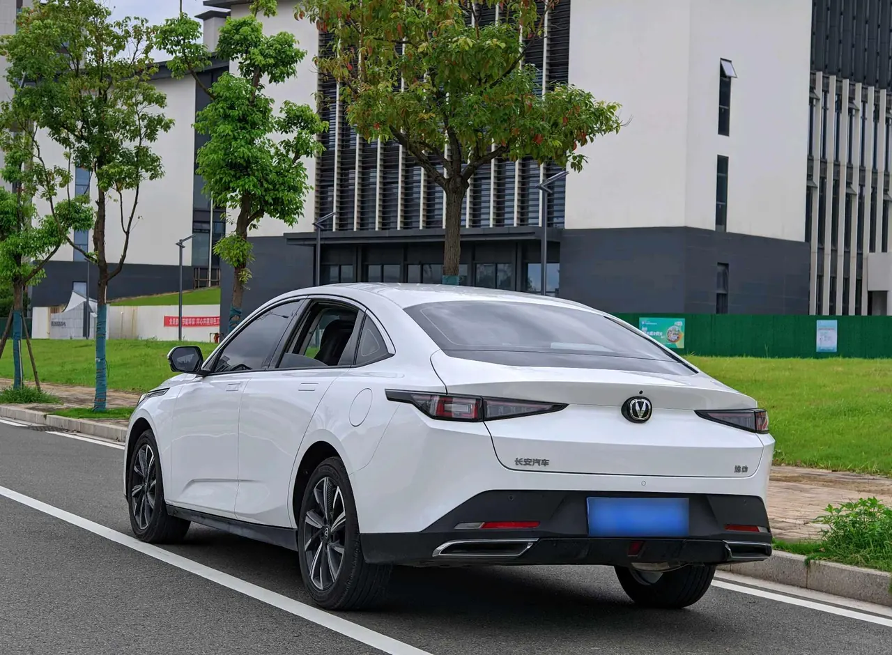 ChangAn 2024 Yidong 1.5TGDI Honorable Automatic Gear 4
