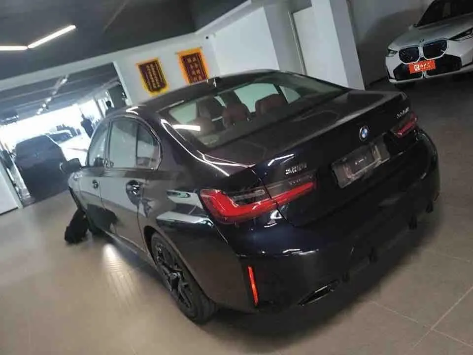 BMW 3 Series 2025 330Li 2.0T M Sports Obsidian Night Suit Automatic Gear 3
