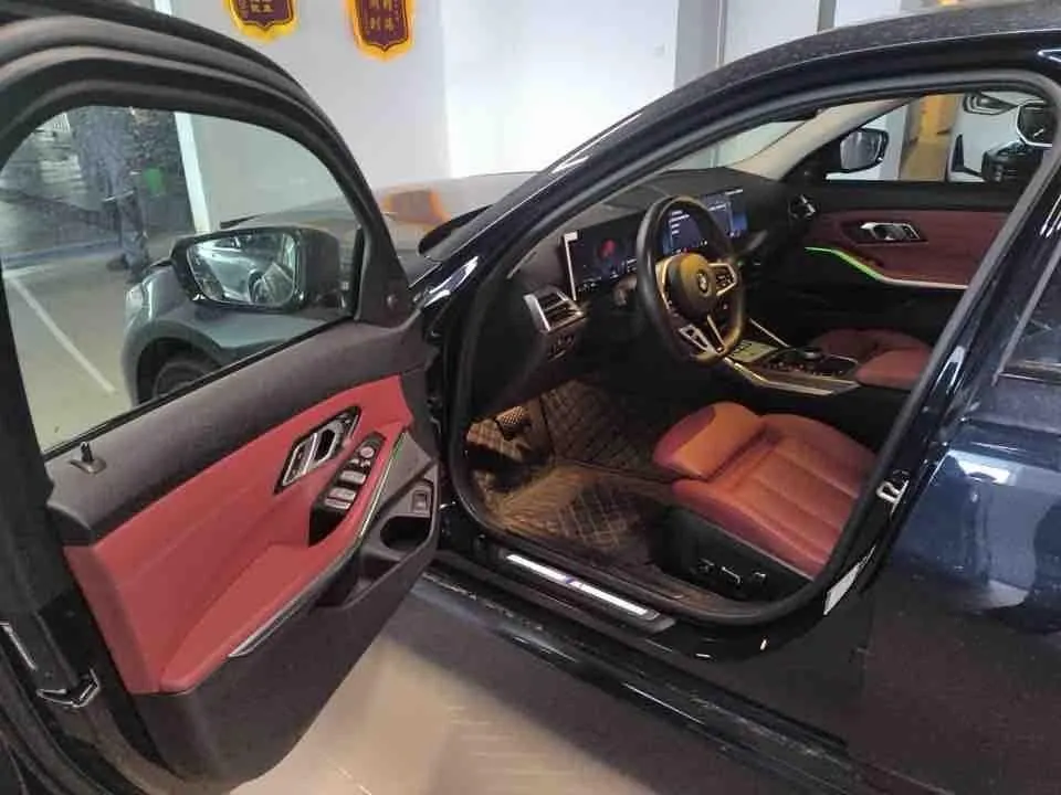 BMW 3 Series 2025 330Li 2.0T M Sports Obsidian Night Suit Automatic Gear 5