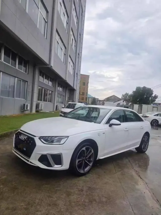 Audi 2025 A4L 2.0TFSI 40TFSI 2 million‑vehicle celebration edition, luxury sporty model, automatic transmission - View 1