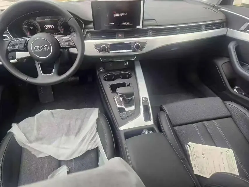 Audi 2025 A4L 2.0TFSI 40TFSI 2 million‑vehicle celebration edition, luxury sporty model, automatic transmission 5