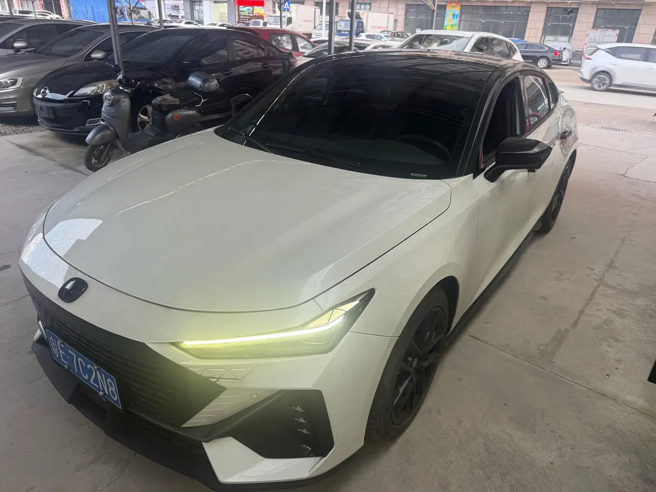 ChangAn 2024 UNI-V 1.5T exclusive automatic gear - View 1