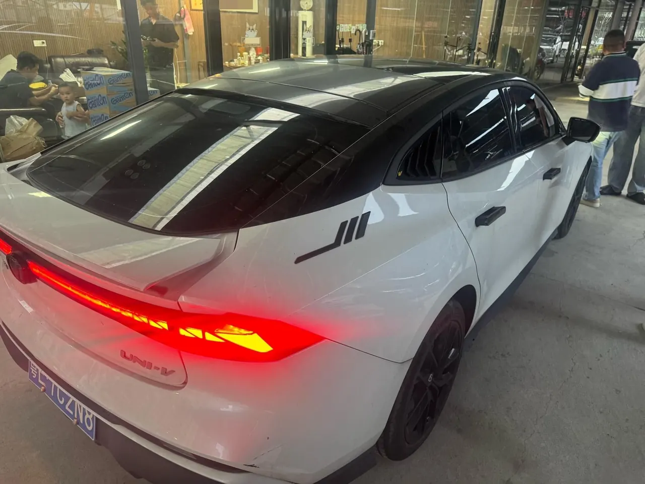 ChangAn 2024 UNI-V 1.5T exclusive automatic gear 4