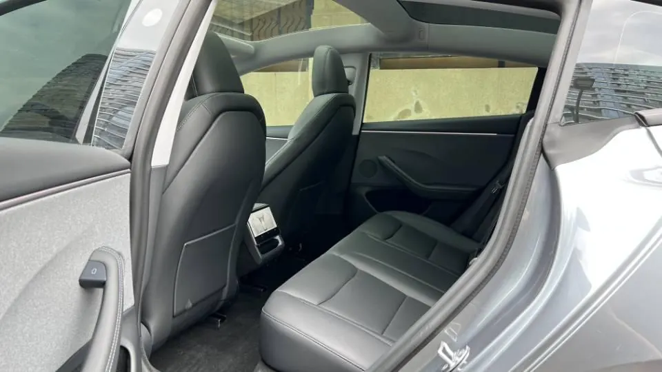 Tesla 2025 Model 3 Rear-Wheel-Drive Edition (facelift) Automatic Transmission 11