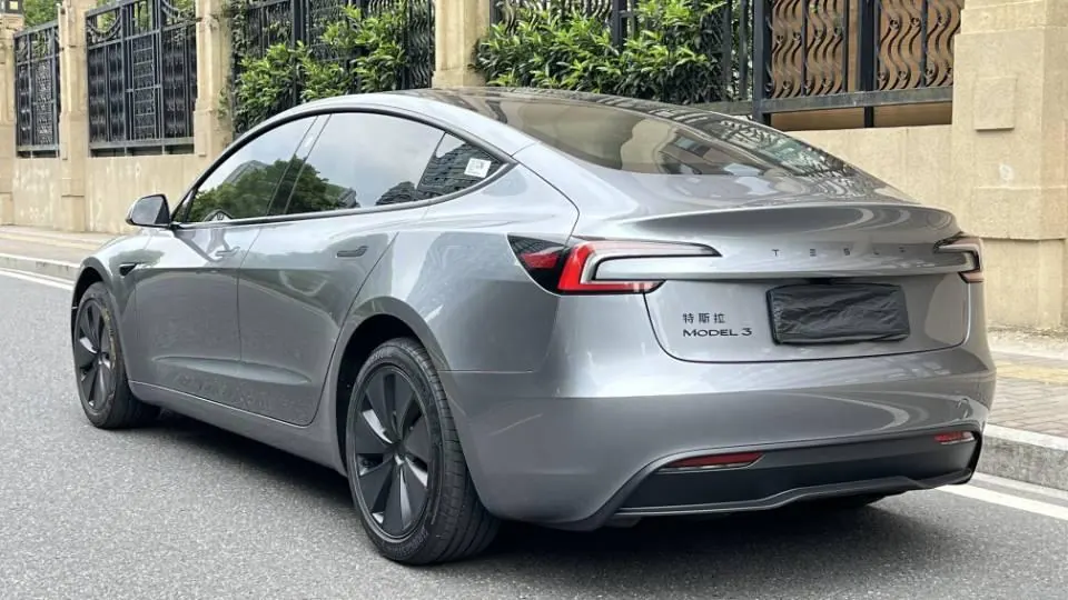 Tesla 2025 Model 3 Rear-Wheel-Drive Edition (facelift) Automatic Transmission 4