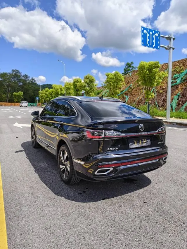 Volkswagen 2022 Tiguan X 2.0TSI 330TSI Two-Drive Ultimate Automatic Gear 9