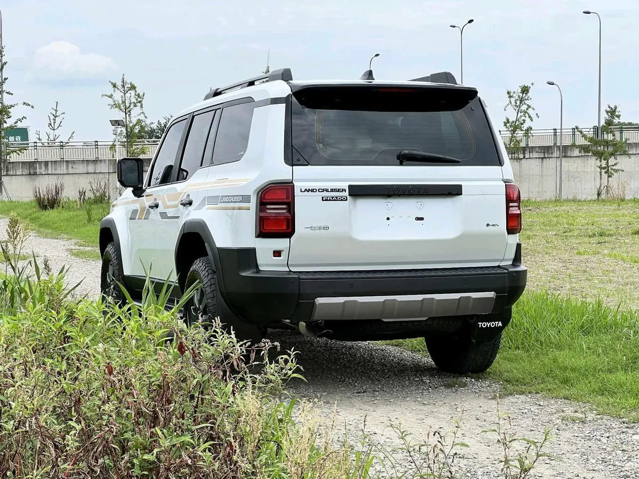 Toyota 2024 Prado HEV 2.4T All-round TX Edition 6-seat Automatic 4