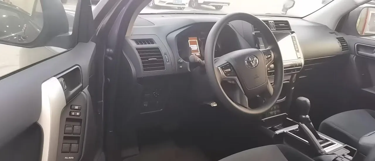 Toyota 2022 Prado 2.8TD diesel automatic gear 3