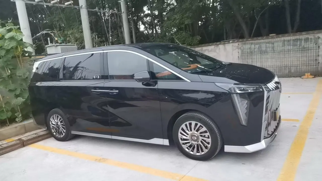 Chuanqi 2026 M8 Double Engine 2.0T Extreme Edition Automatic Gear 2