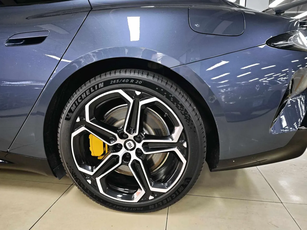 MI 2024 SU 7 750km Four-wheel Drive Max Founding Edition Automatic Gear 11