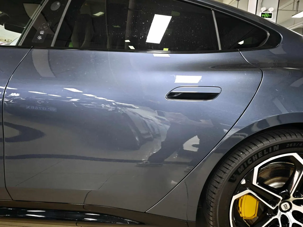 MI 2024 SU 7 750km Four-wheel Drive Max Founding Edition Automatic Gear 13