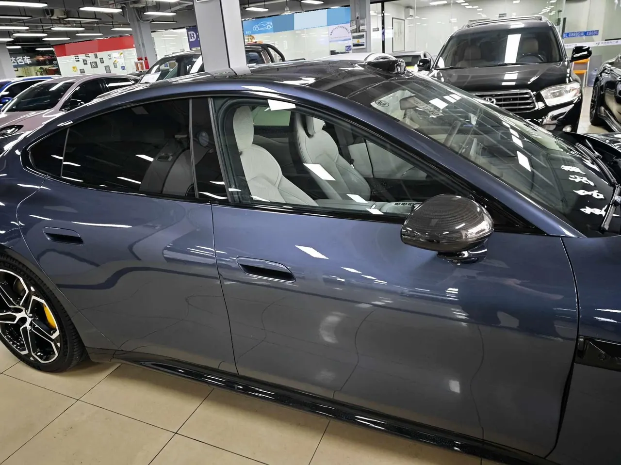 MI 2024 SU 7 750km Four-wheel Drive Max Founding Edition Automatic Gear 5