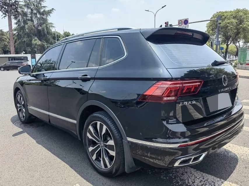 Volkswagen 2022 Tiguan L R-Line 2.0TSI 330TSI Two-Drive R-Line Overdrive Automatic Gear 5