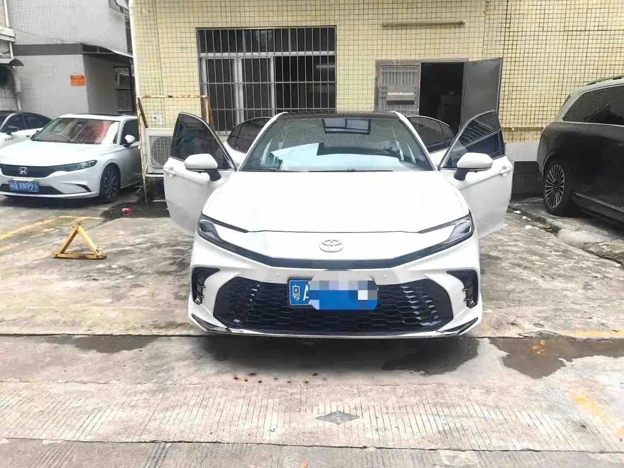 Toyota 2026 Camry Dual Engine 2.0HXS Stepless Sports Plus Edition Automatic Gear 2
