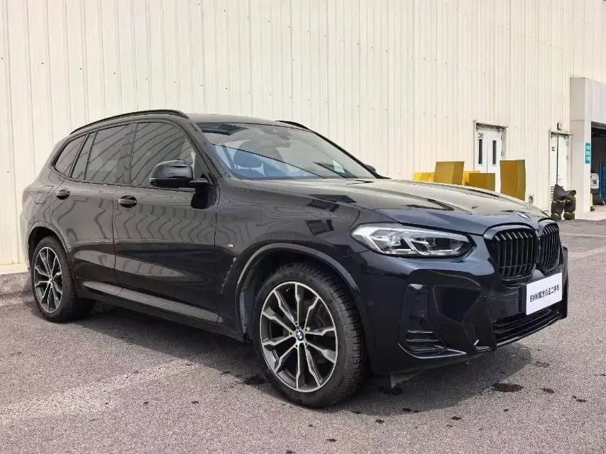 BMW 2023 X3 xDrive30i 2.0T Leading M Obsidian Night Suit Automatic Gear 3
