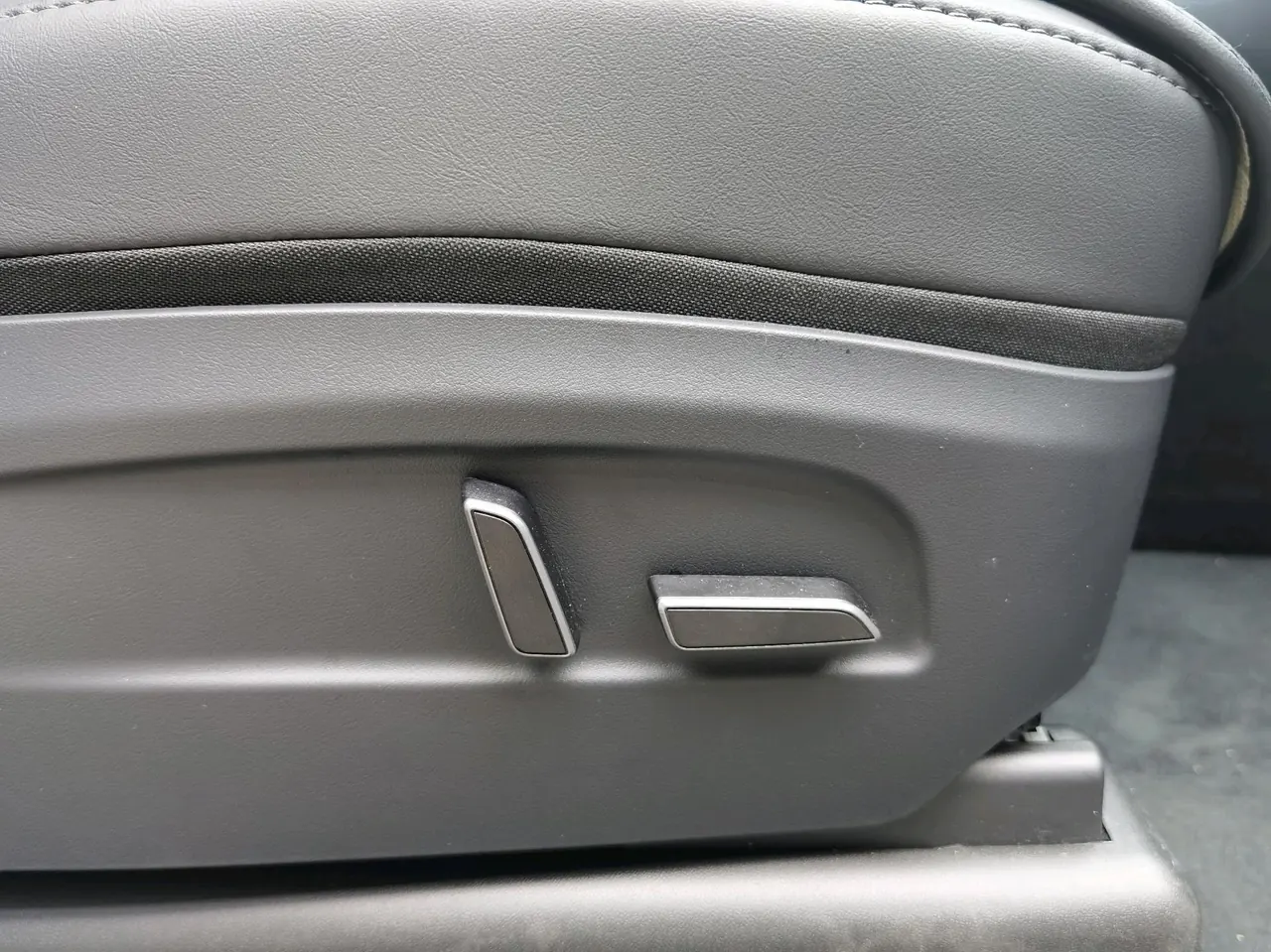 Tesla 2026 Model Y Rear-Wheel-Drive Automatic 14