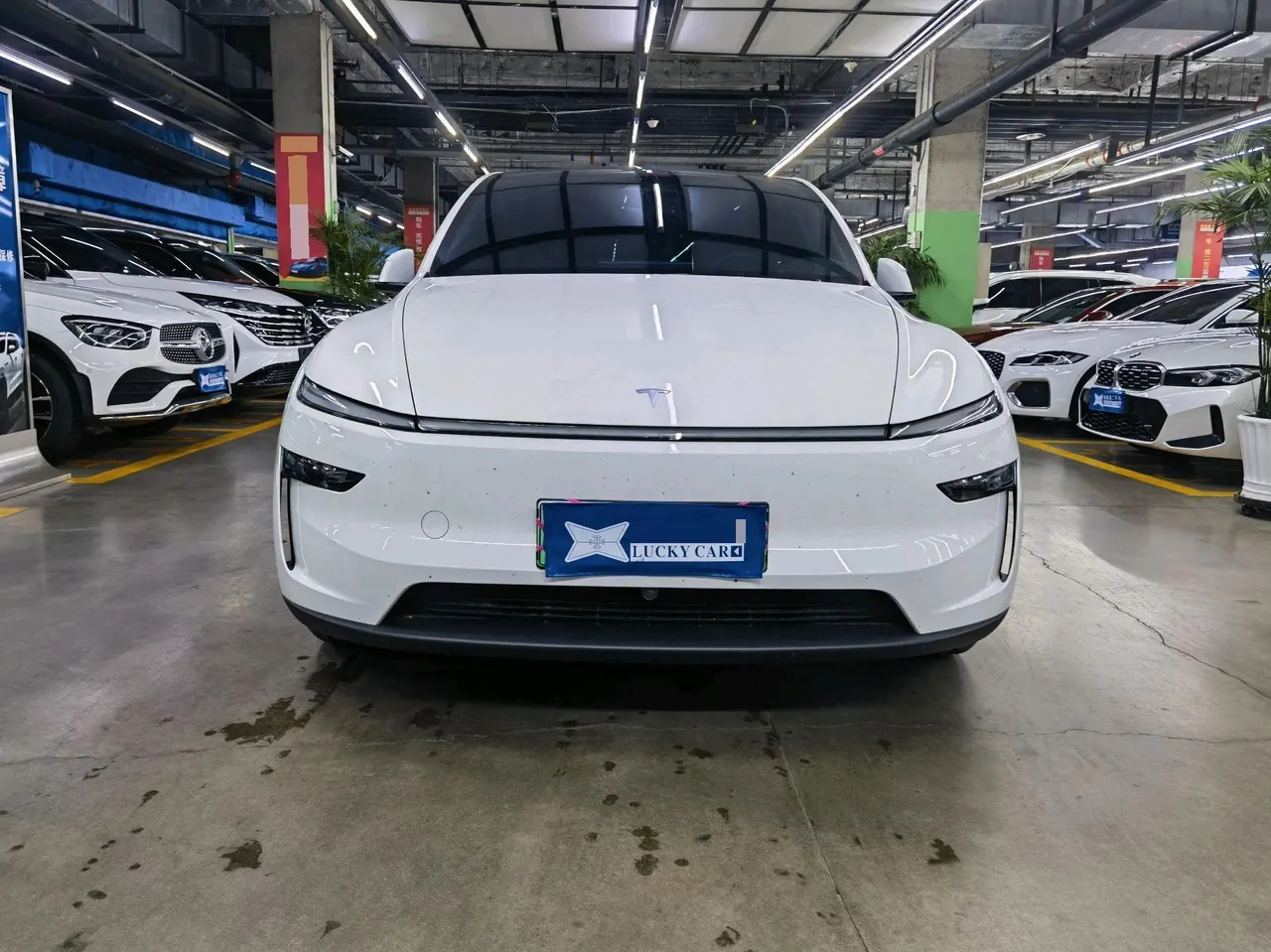 Tesla 2026 Model Y Rear-Wheel-Drive Automatic 2