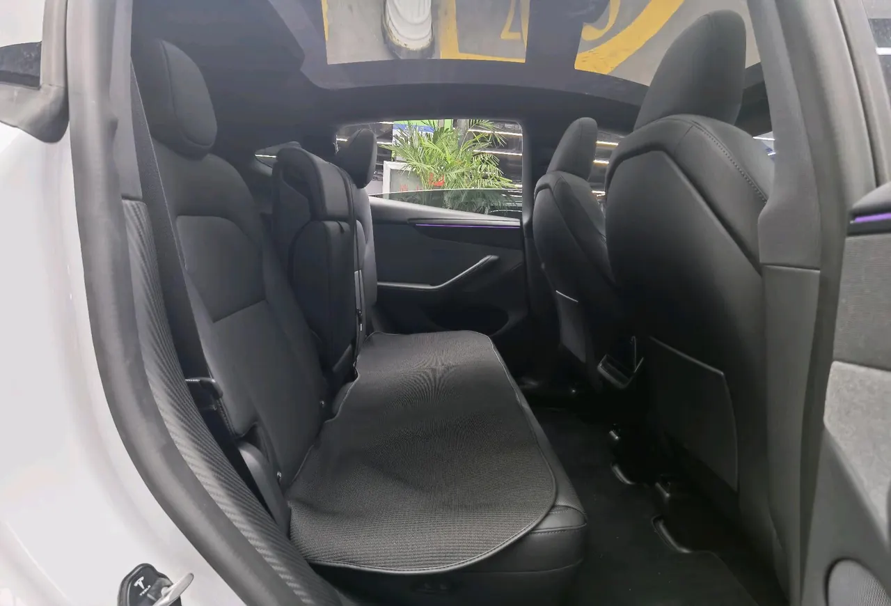 Tesla 2026 Model Y Rear-Wheel-Drive Automatic 9