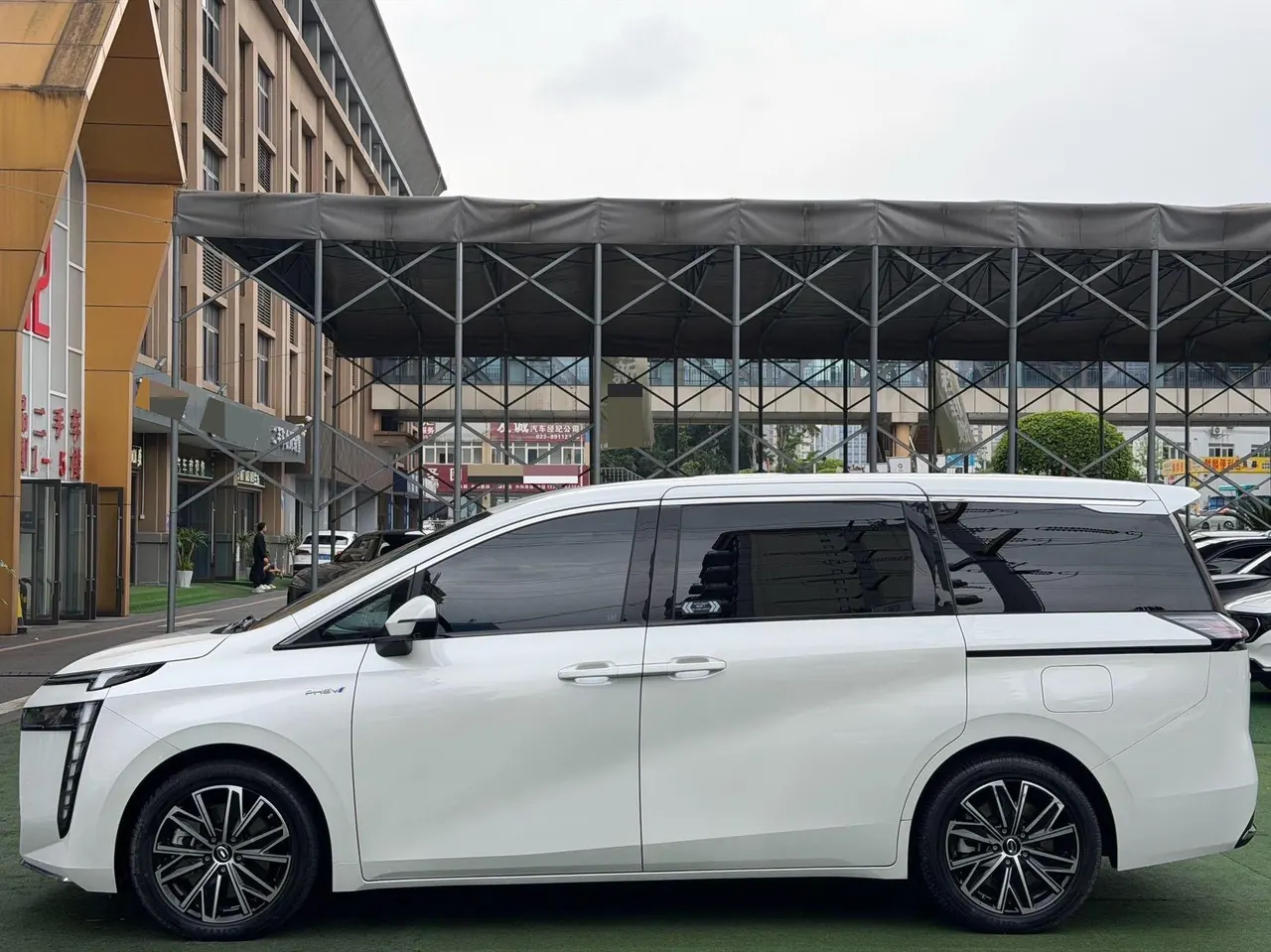GAC Trumpchi 2024 E8 2.0 150km MAX Automatic Transmission 3