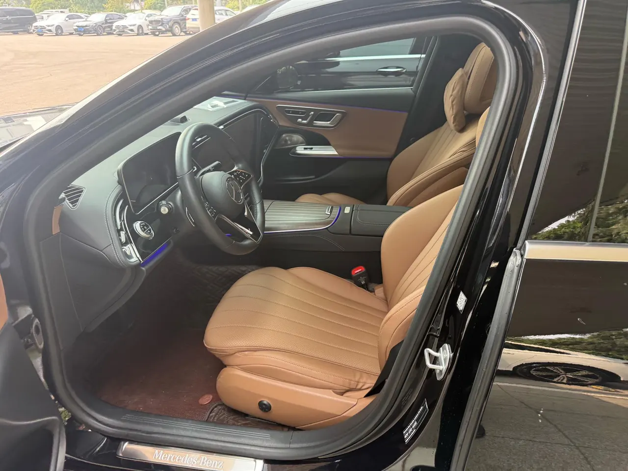 Mercedes Benz E Class 2024 E 300 L 48V 2.0T Luxury Automatic Gear 2