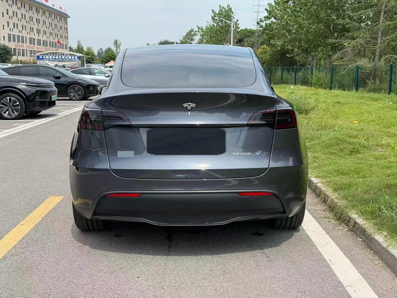 Tesla 2022 Model Y rear-wheel drive version (facelift) automatic gear 4