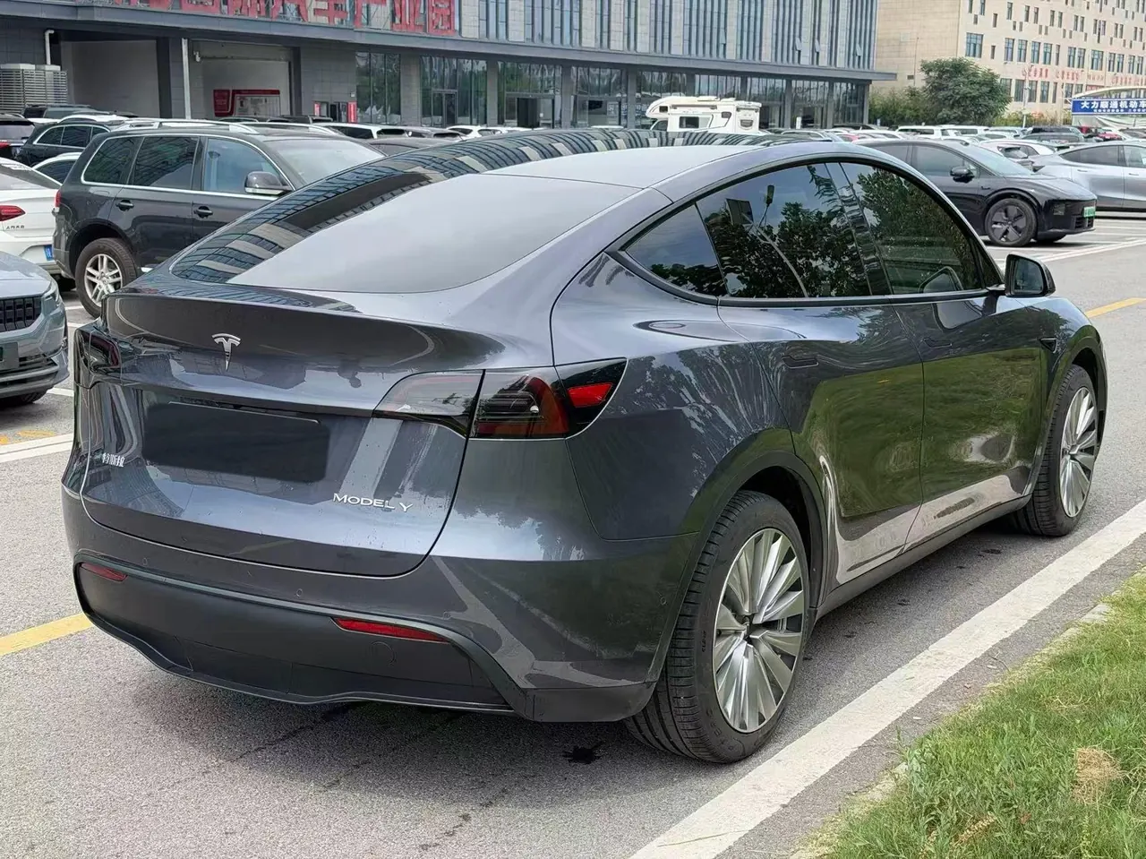 Tesla 2022 Model Y rear-wheel drive version (facelift) automatic gear 5