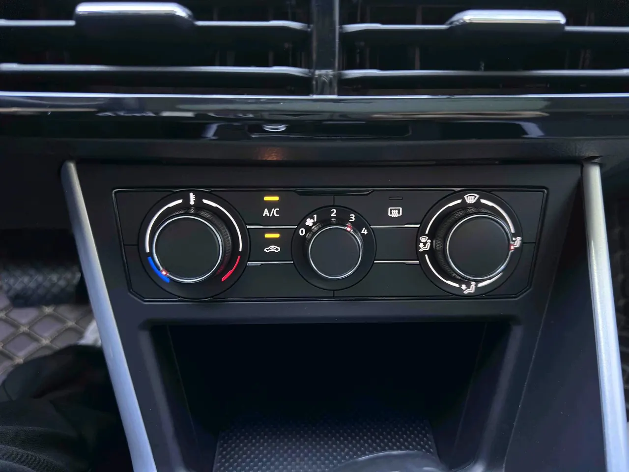 Volkswagen 2023 POLO Plus 1.5 Colorful Technology Edition Automatic Gear 8