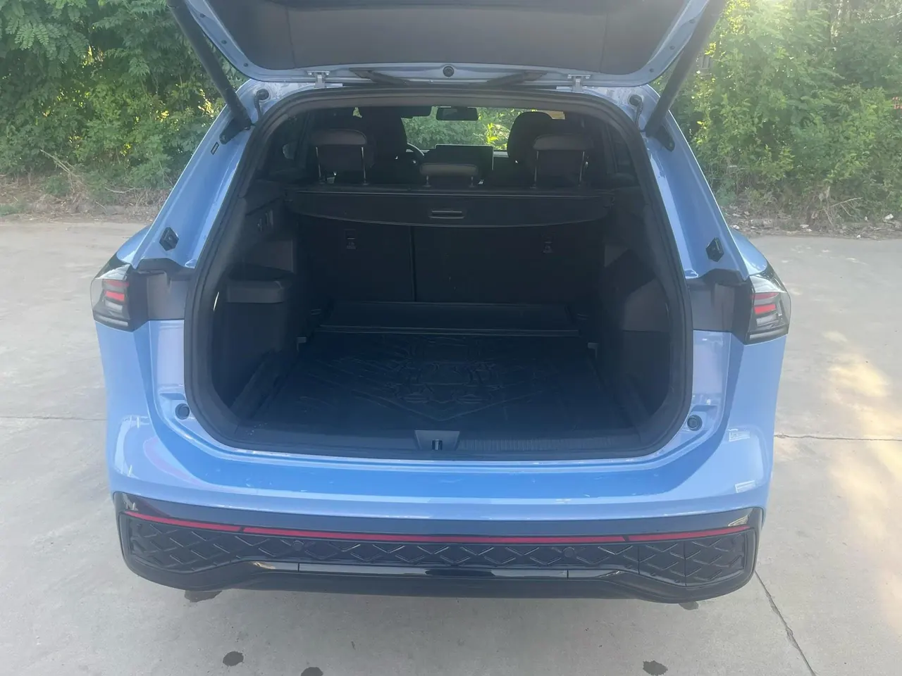 Volkswagen 2026 Tiguan L PRO 2.0TSI 380TSI Four-wheel Drive R-Line Smart Edition Automatic Gear 6
