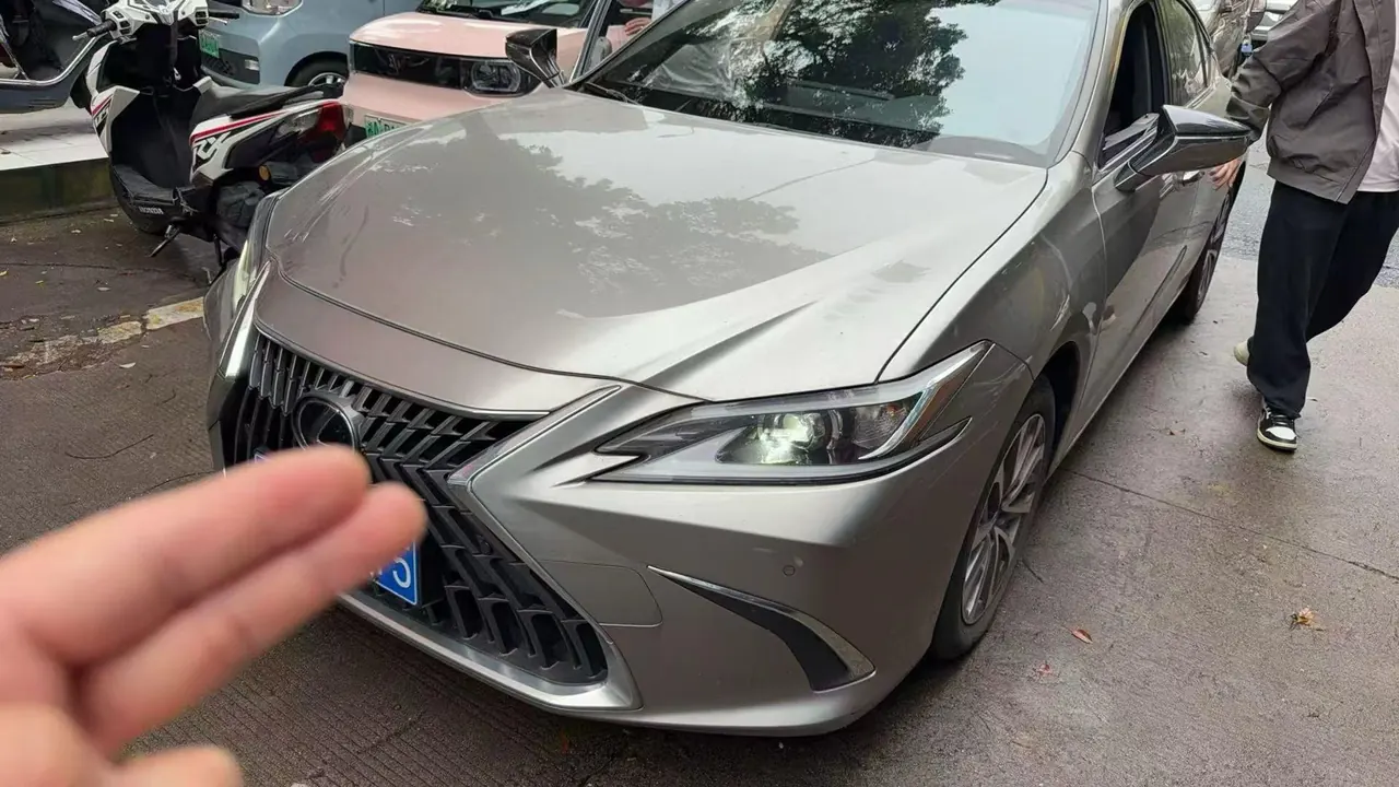 Lexus ES (Imported) 2022 ES200 2.0 Stepless Premium Edition Automatic Gear - View 1