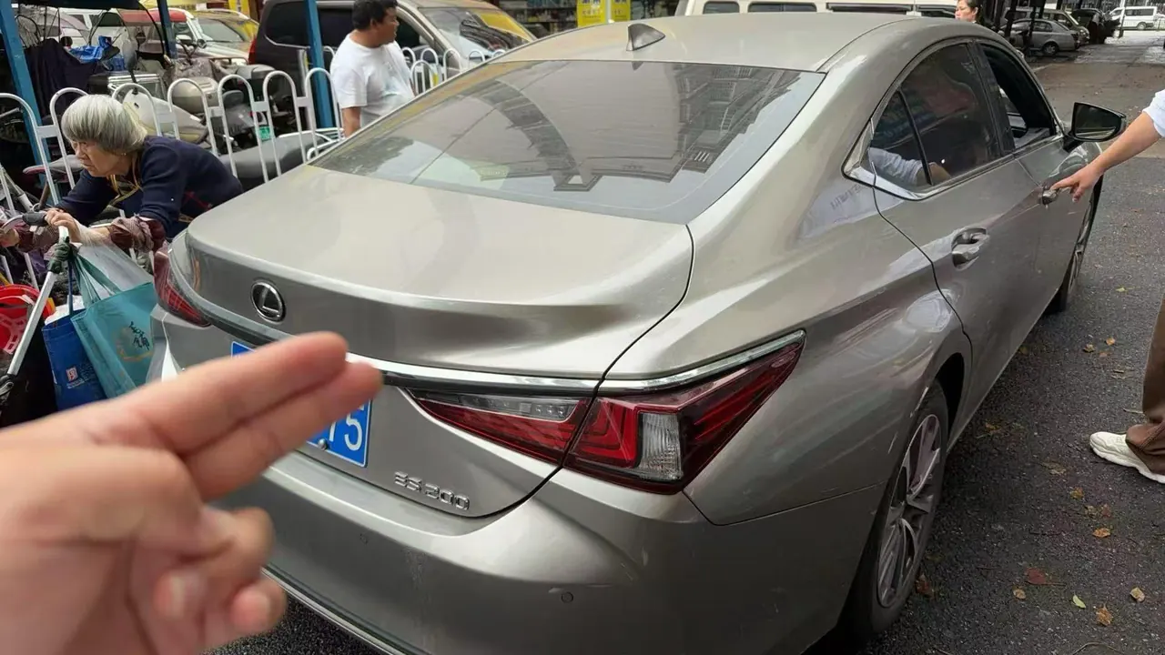 Lexus ES (Imported) 2022 ES200 2.0 Stepless Premium Edition Automatic Gear 2