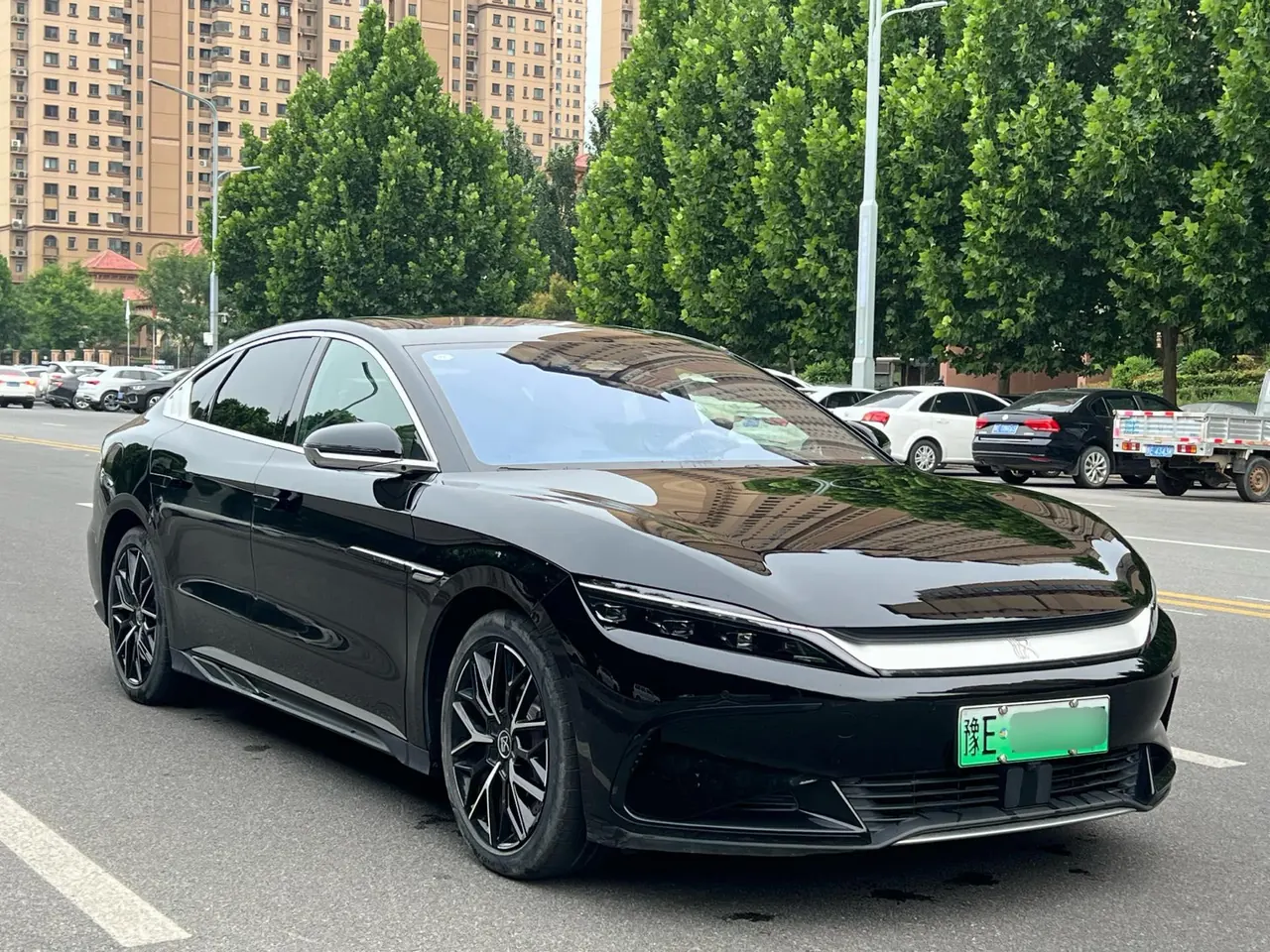 BYD 2024 Han EV 610KM Glory Edition Four-wheel Drive God's Eye Smart Driving Automatic Transmission 3