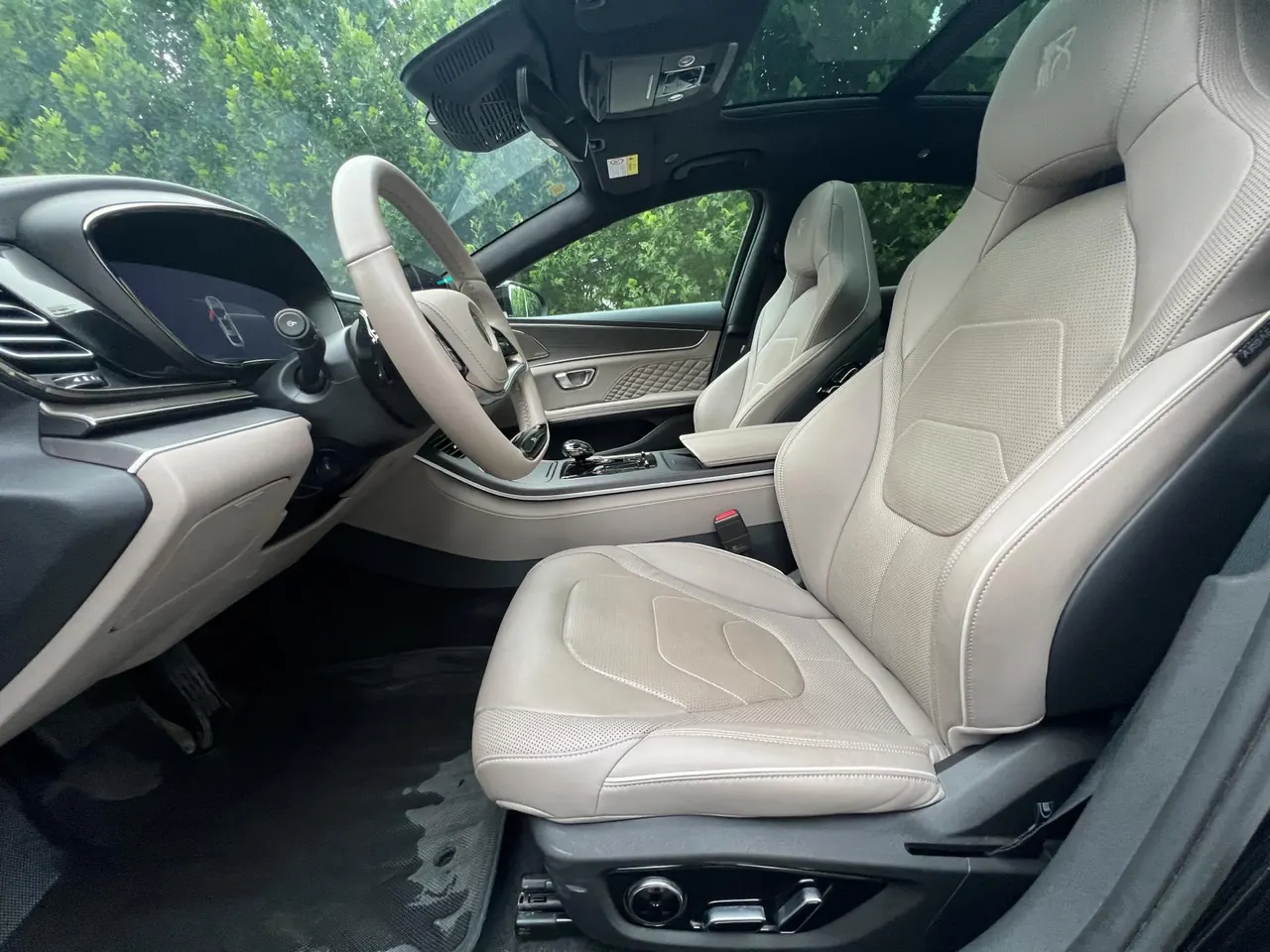 BYD 2024 Han EV 610KM Glory Edition Four-wheel Drive God's Eye Smart Driving Automatic Transmission 4