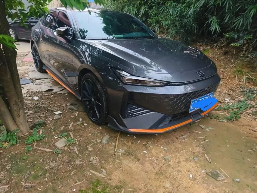 ChangAn 2024 UNI-V 1.5T Prestige Automatic 2
