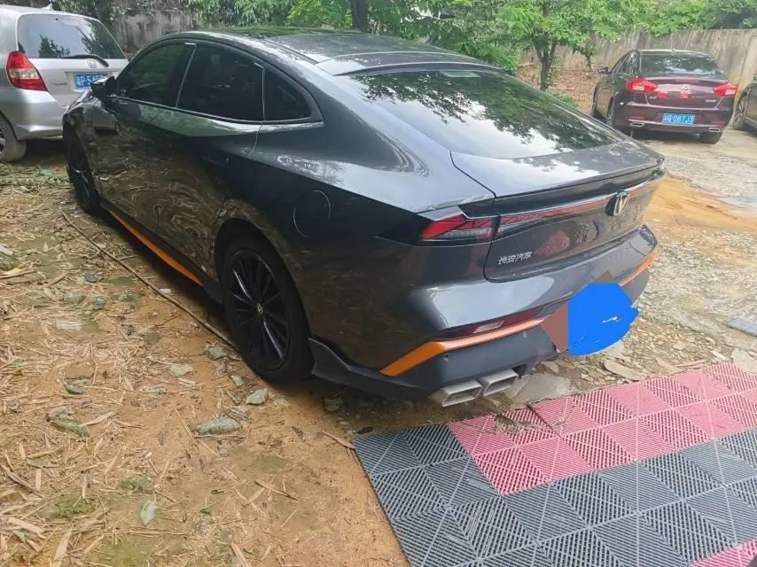 ChangAn 2024 UNI-V 1.5T Prestige Automatic 4