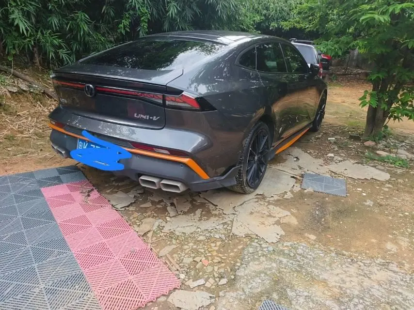 ChangAn 2024 UNI-V 1.5T Prestige Automatic 5