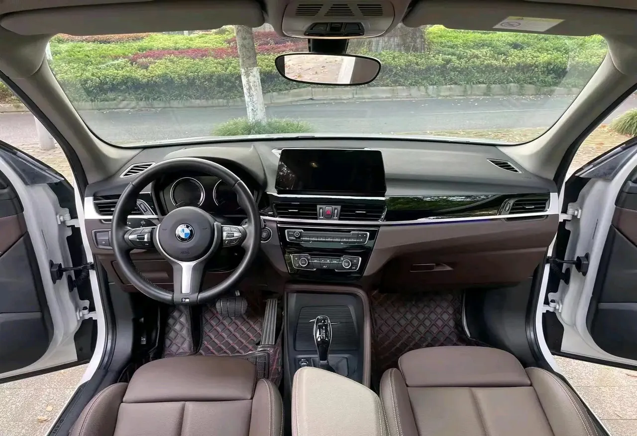 BMW 2022 X1 sDrive25Li 2.0T Leading Automatic Gear 3