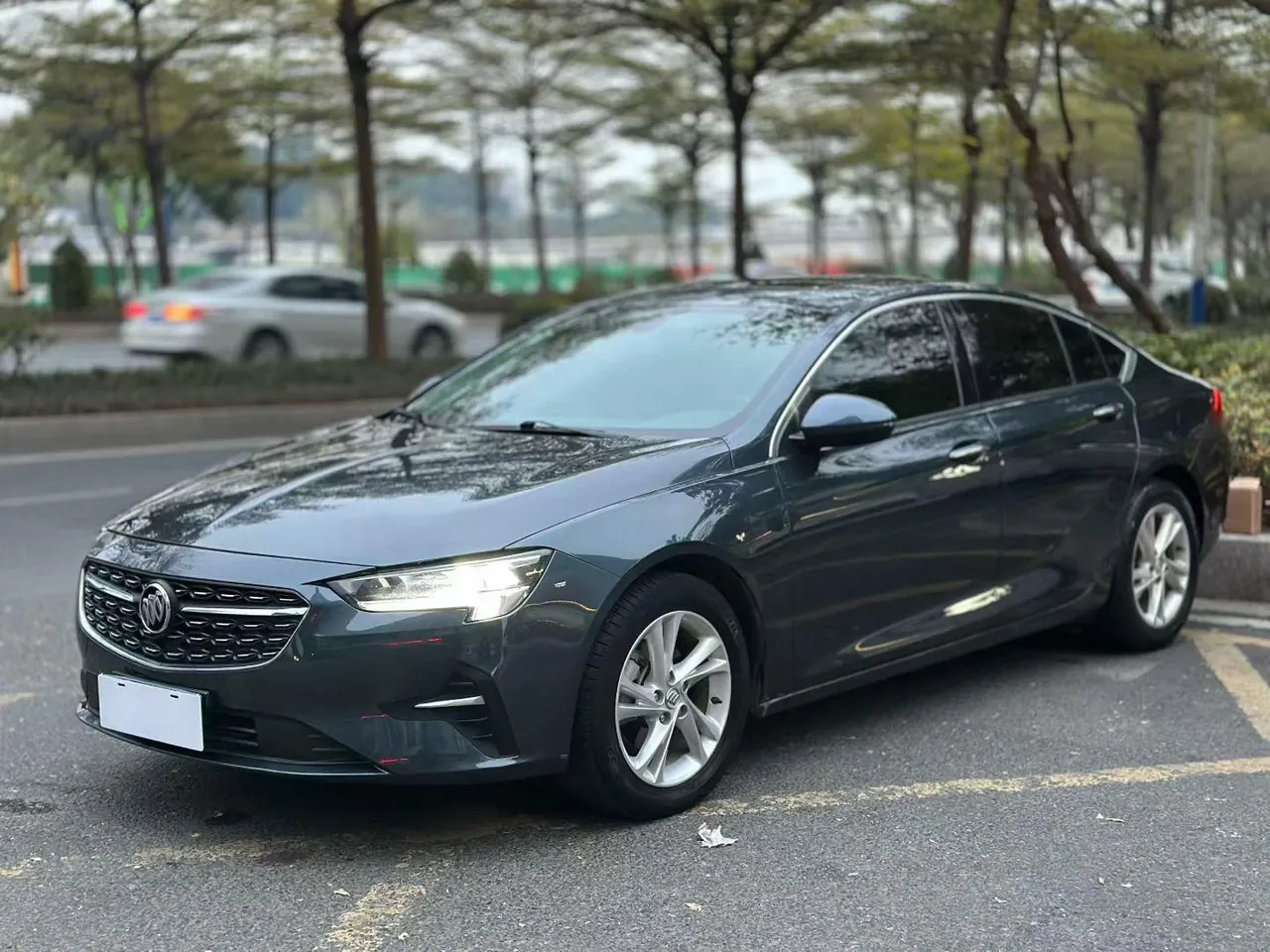 Buick 2020 Regal 1.5T 552T Luxury Automatic Gear - View 1