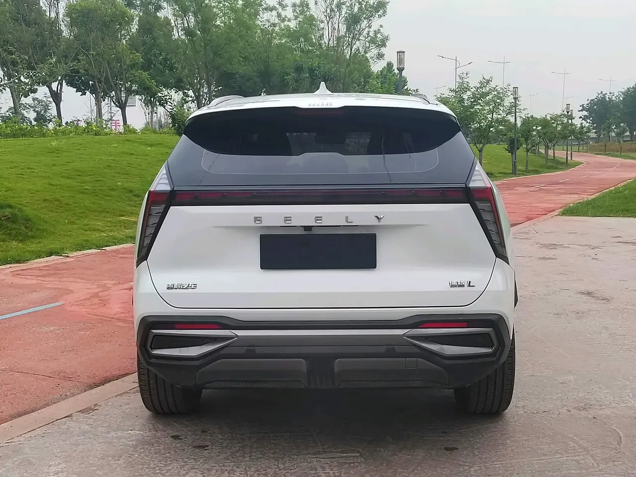 Geely 2023 Boyue L 2.0TD Honorable Automatic Gear 5