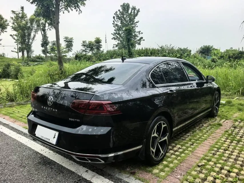 Volkswagen 2023 Magotan 2.0TSI 330TSI 2 million Commemorative Luxury Automatic Gear 6