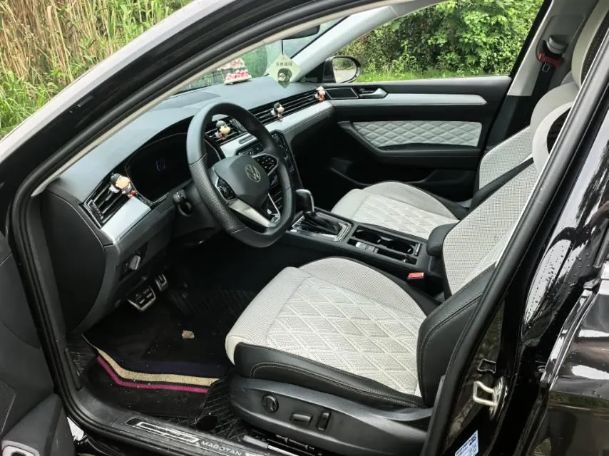 Volkswagen 2023 Magotan 2.0TSI 330TSI 2 million Commemorative Luxury Automatic Gear 7
