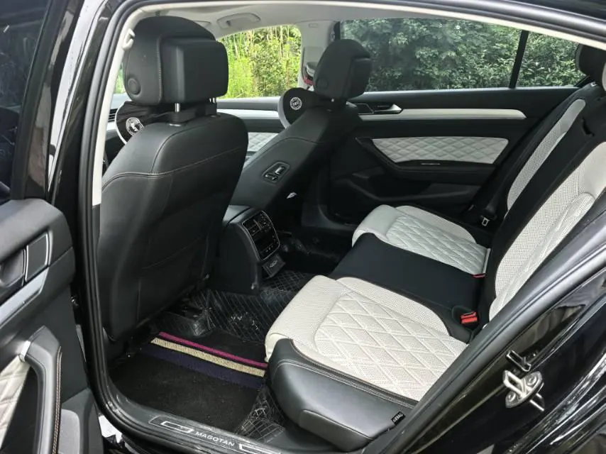 Volkswagen 2023 Magotan 2.0TSI 330TSI 2 million Commemorative Luxury Automatic Gear 8