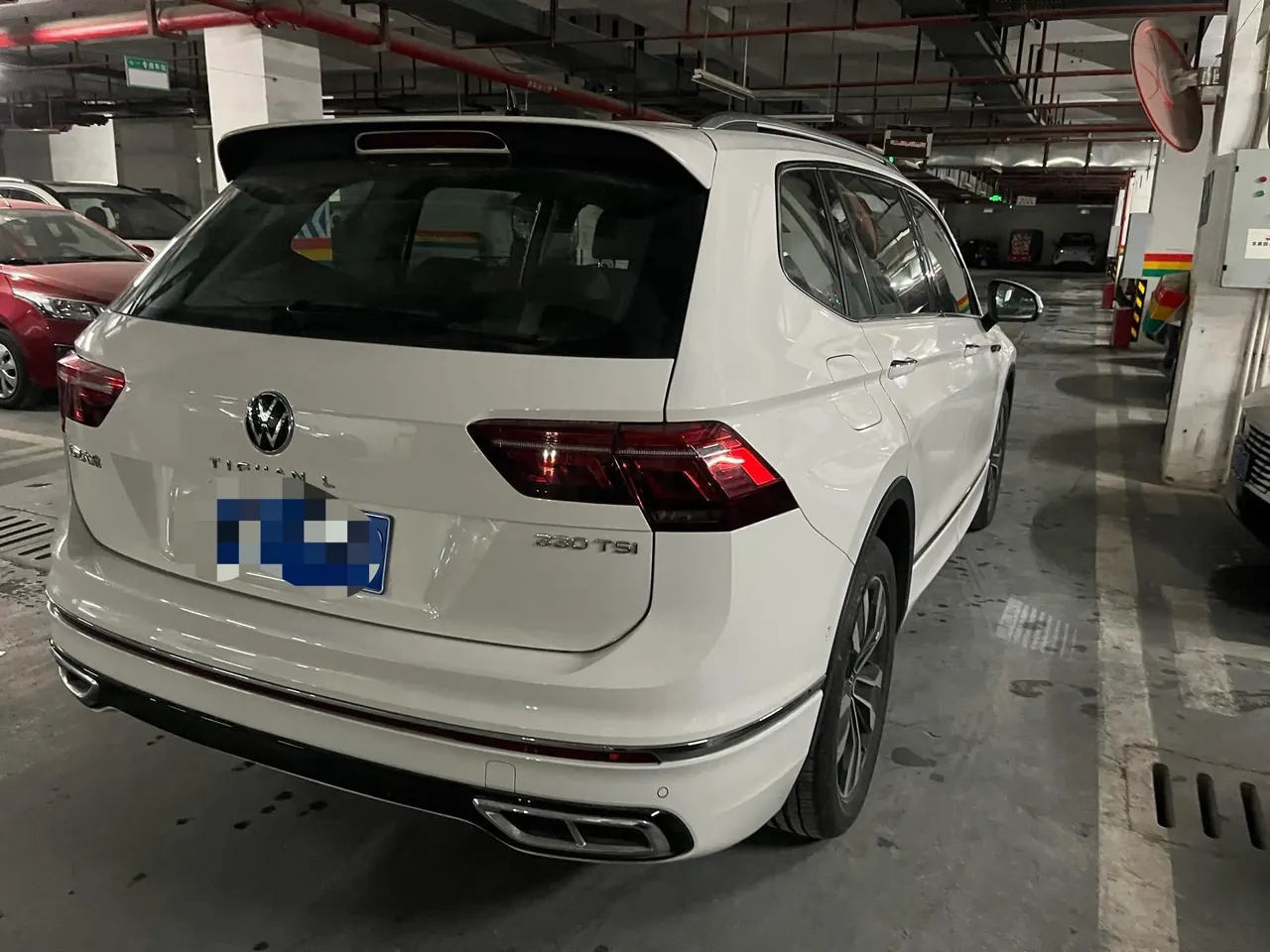 Volkswagen 2022 Tiguan L R-Line 2.0TSI 330TSI Two-Drive R-Line Overdrive Automatic Gear 3
