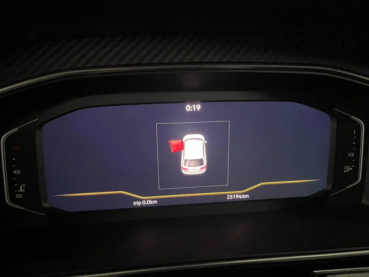 Volkswagen 2022 Tiguan L R-Line 2.0TSI 330TSI Two-Drive R-Line Overdrive Automatic Gear 6