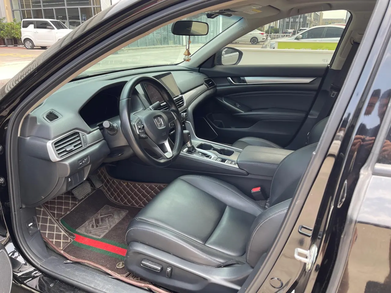 Honda 2022 10th Generation Accord 1.5T Stepless 260TURBO Deluxe Automatic Gear 3